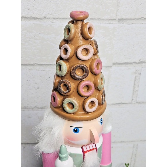 Pink‎ Donut King Guard Nutcracker Donuts Sweets Wooden Shabby Chic 12" NEW - Picture 6 of 7